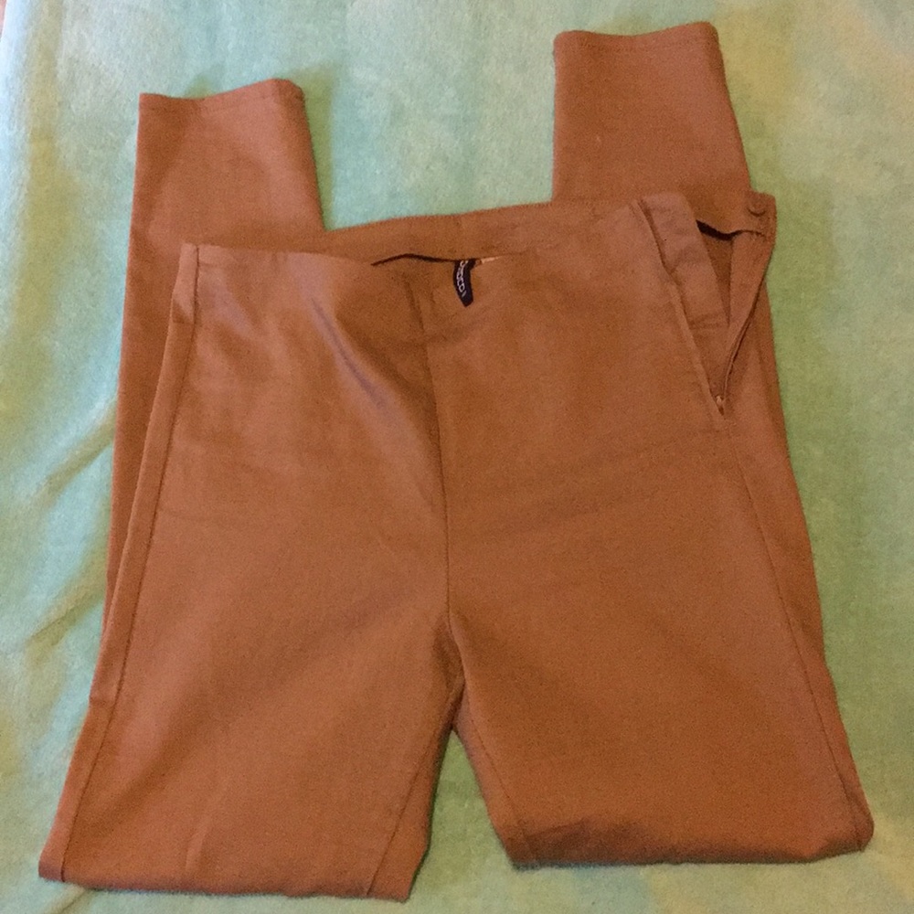 Pedal pusher crop pants